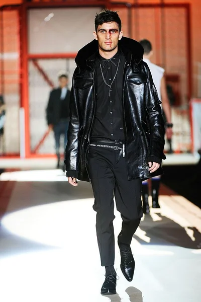 Look 9